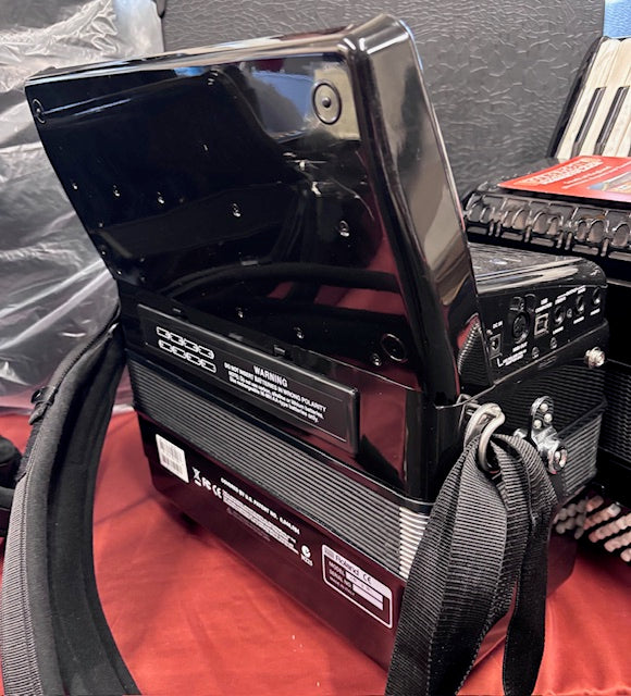 Roland FR-1X Piano Accordion rear battery compartment