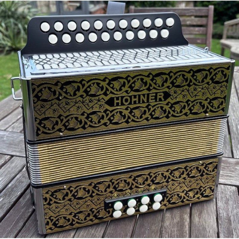 Hohner Pokerwork D/G Melodeon – Classic Beginner Box for