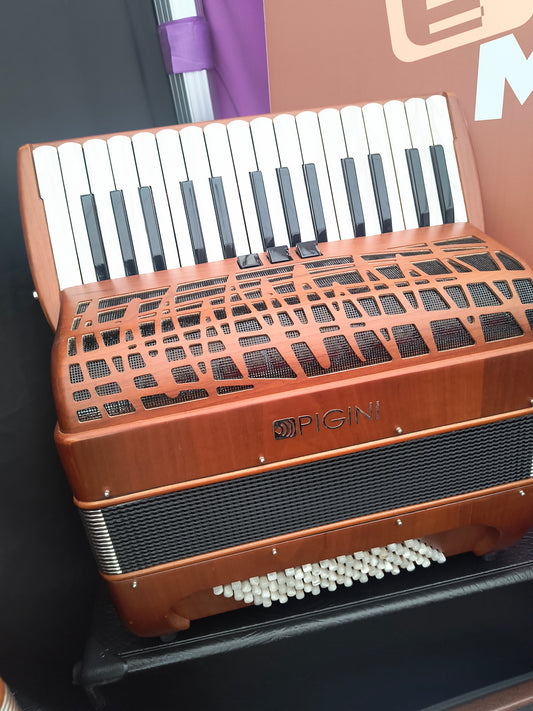 Pigini P30 72 Bass Piano Accordion (preloved)