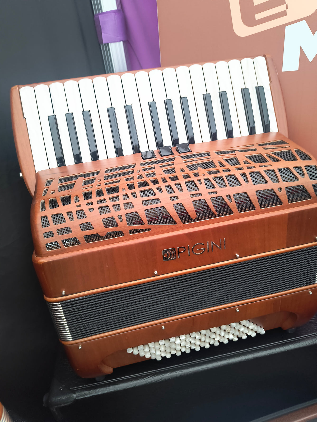 Pigini P30 72 Bass Piano Accordion (preloved)