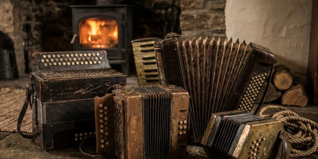 Types of Accordion Explained (Beginner Guide UK)