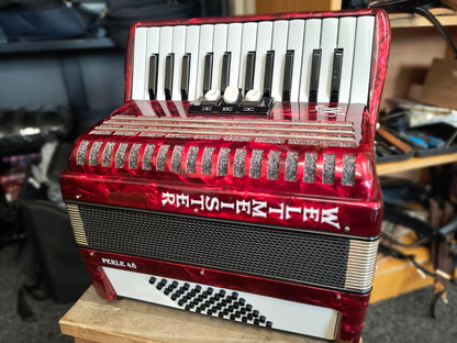 Weltmeister Pearle 48 Bass Used Piano Accordion