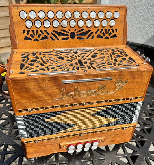 Used Saltarelle Nuage D/G Walnut 3 Voice Melodeon