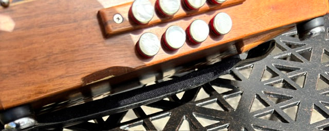 Used Saltarelle Nuage D/G Walnut 3 Voice Melodeon