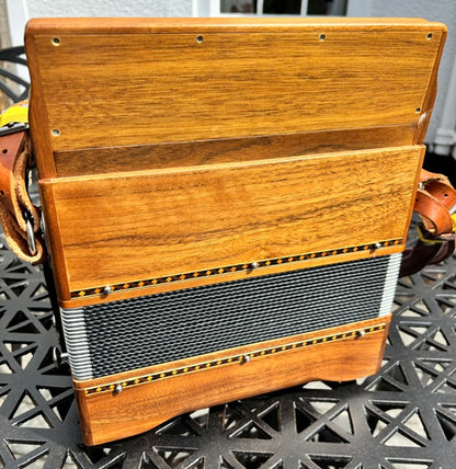 Used Saltarelle Nuage D/G Walnut 3 Voice Melodeon