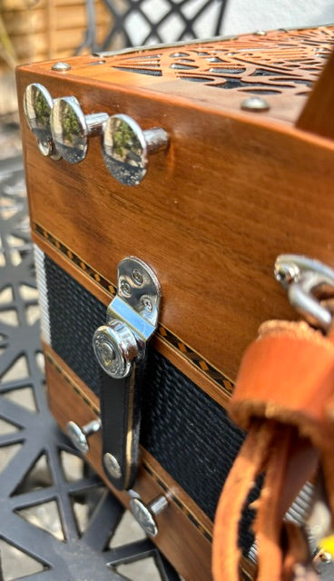 Used Saltarelle Nuage D/G Walnut 3 Voice Melodeon