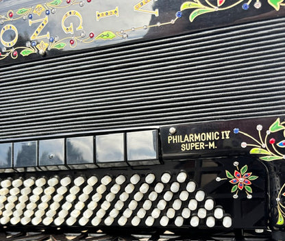 Used Vignoni Philharmonic IV 120 Bass MIDI Piano Accordion