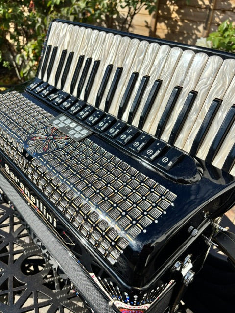 Used Serenellini 120 Bass Double Cassotto MIDI Piano Accordion
