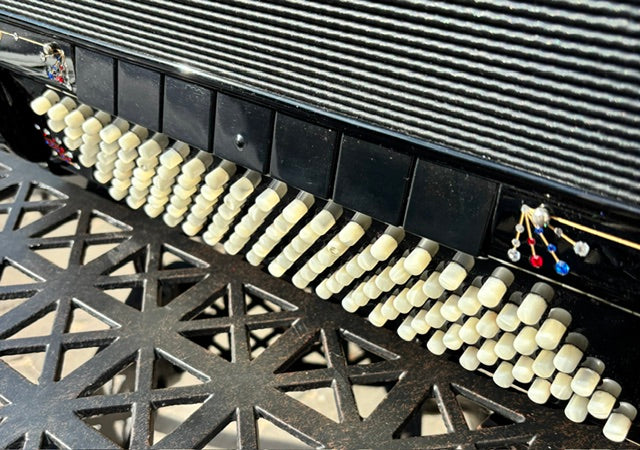 Used Serenellini 120 Bass Double Cassotto MIDI Piano Accordion