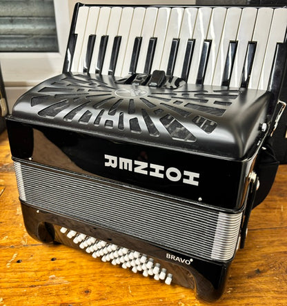 Used Hohner Bravo II 48 Bass Piano Accordion – Compact Lightweight Accordion USED