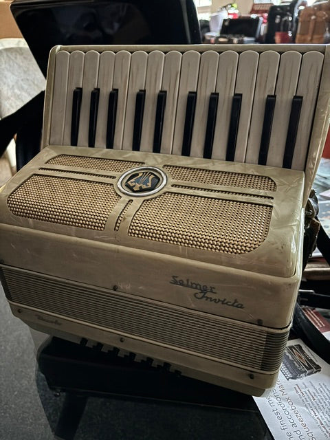 Selmer Invicta 12 Bass Accordion Used