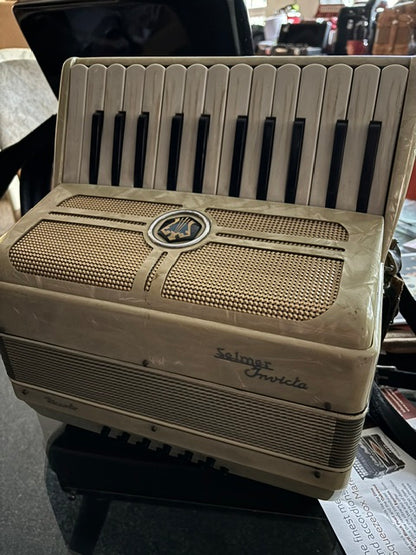 Selmer Invicta 12 Bass Accordion Used