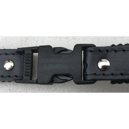 felt lined accordion backstrap in leather  clasp closed