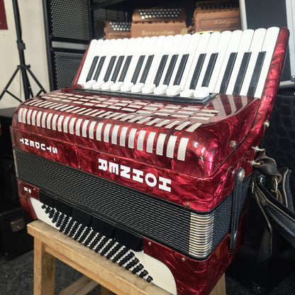 Hohner Bravo 37 Key 4 voice 96 Bass Piano Accordion