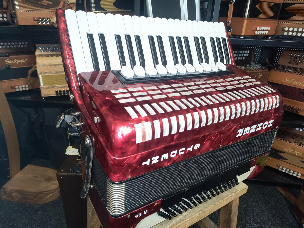 Hohner Bravo 37 Key 4 voice 96 Bass Piano Accordion