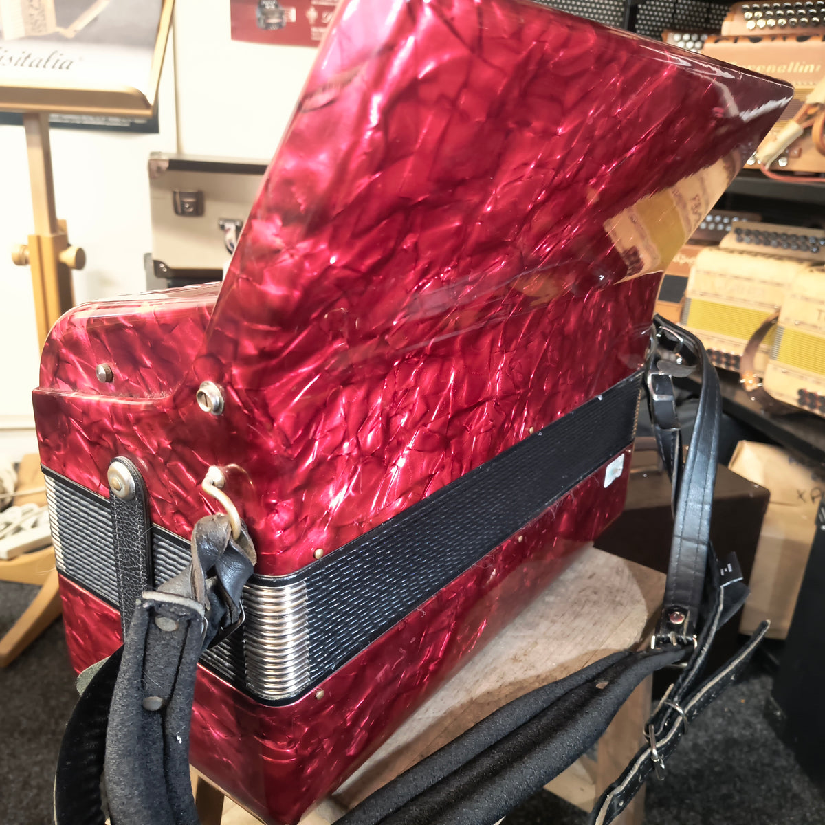 Hohner Bravo 37 Key 4 voice 96 Bass Piano Accordion