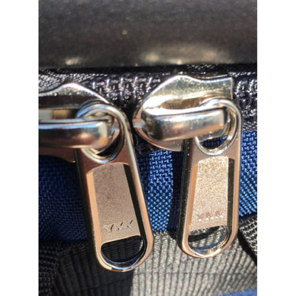 close-up-of-high-quality-ykk-steel-zips-on-blue-melodeon-rucksack