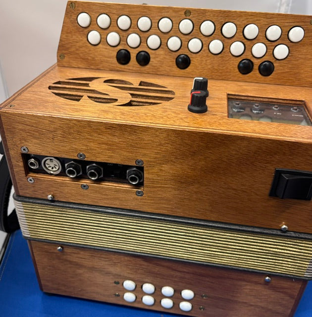 streb melodeon showing inputs